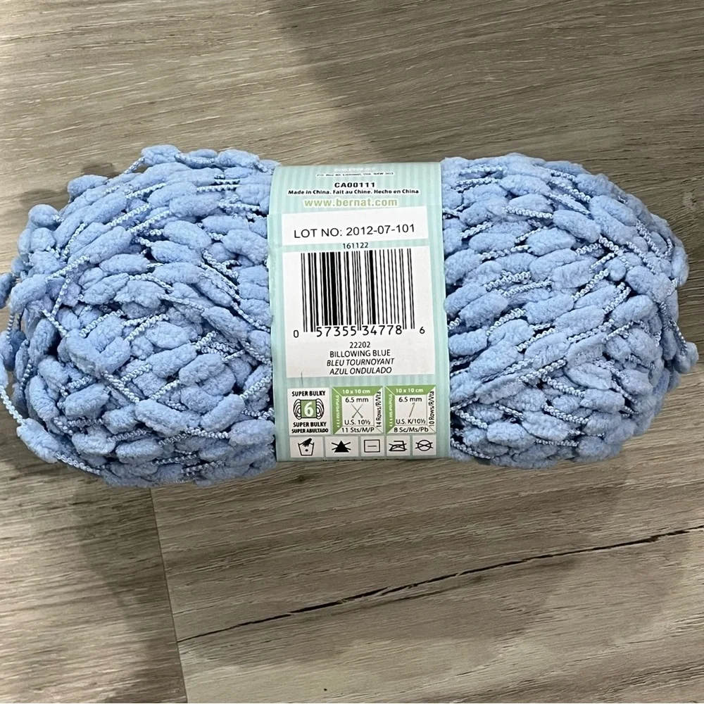 NWT Set of 3 Skeins Bernat Baby Pom Pom Yarn (Billowing Blue) Super Bulky #6 - Picture 9 of 10